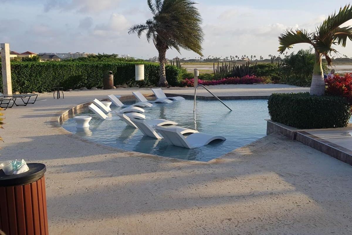 Wonder Apartment In Gold Coast With Private Pool Palm Beach Exterior photo